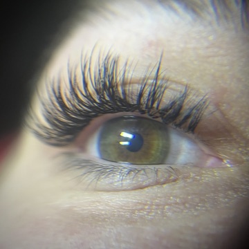 Eyelash extensions classic natural