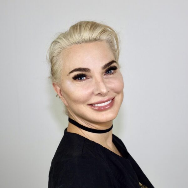 Sherene LE, LMT, mobile notary.